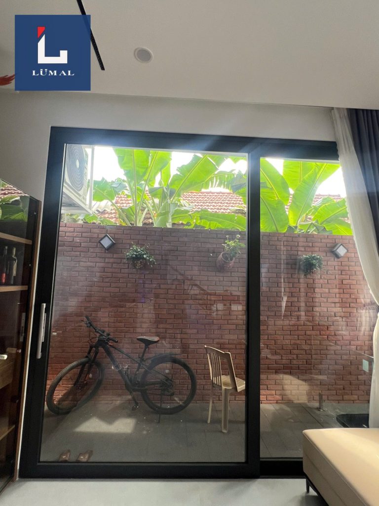 Cửa đi Lùa tiêu chuẩn euro nhôm Lumal