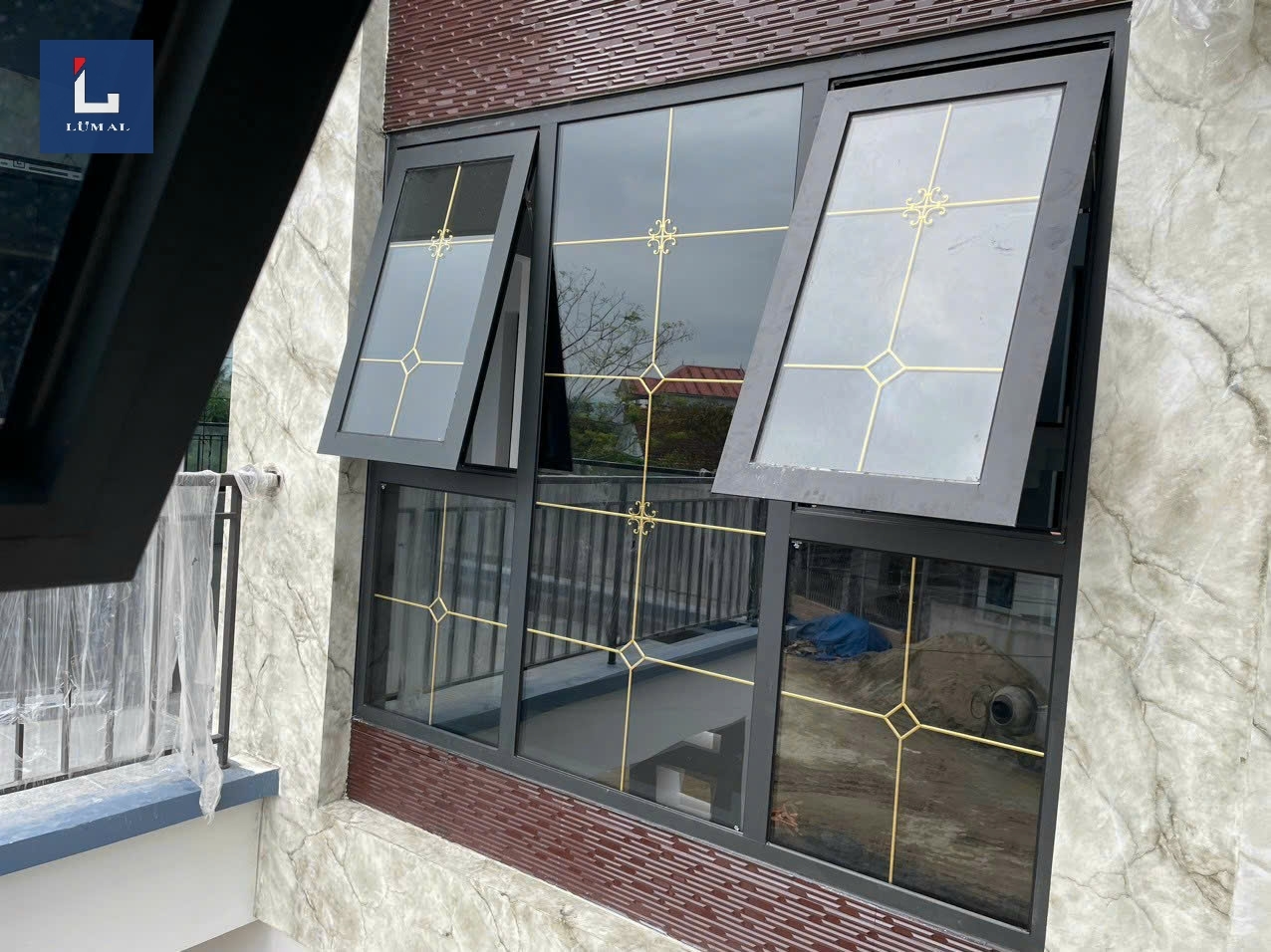 cửa sổ nhôm cao cấp có nan đồng