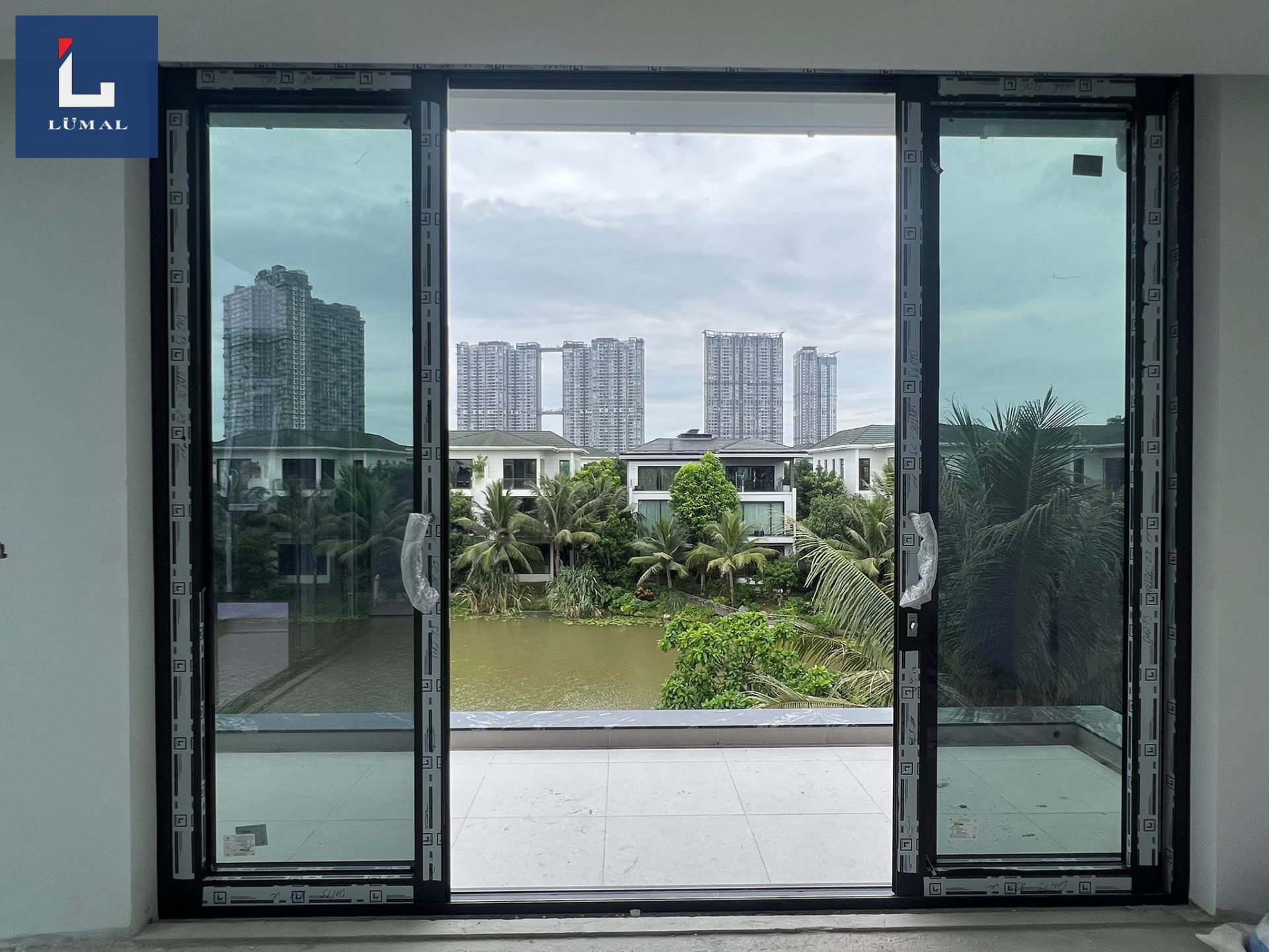Cung cấp và thi công cửa nhôm kính cao cấp Lumal cho Mr Thái KĐT Ecopark 2