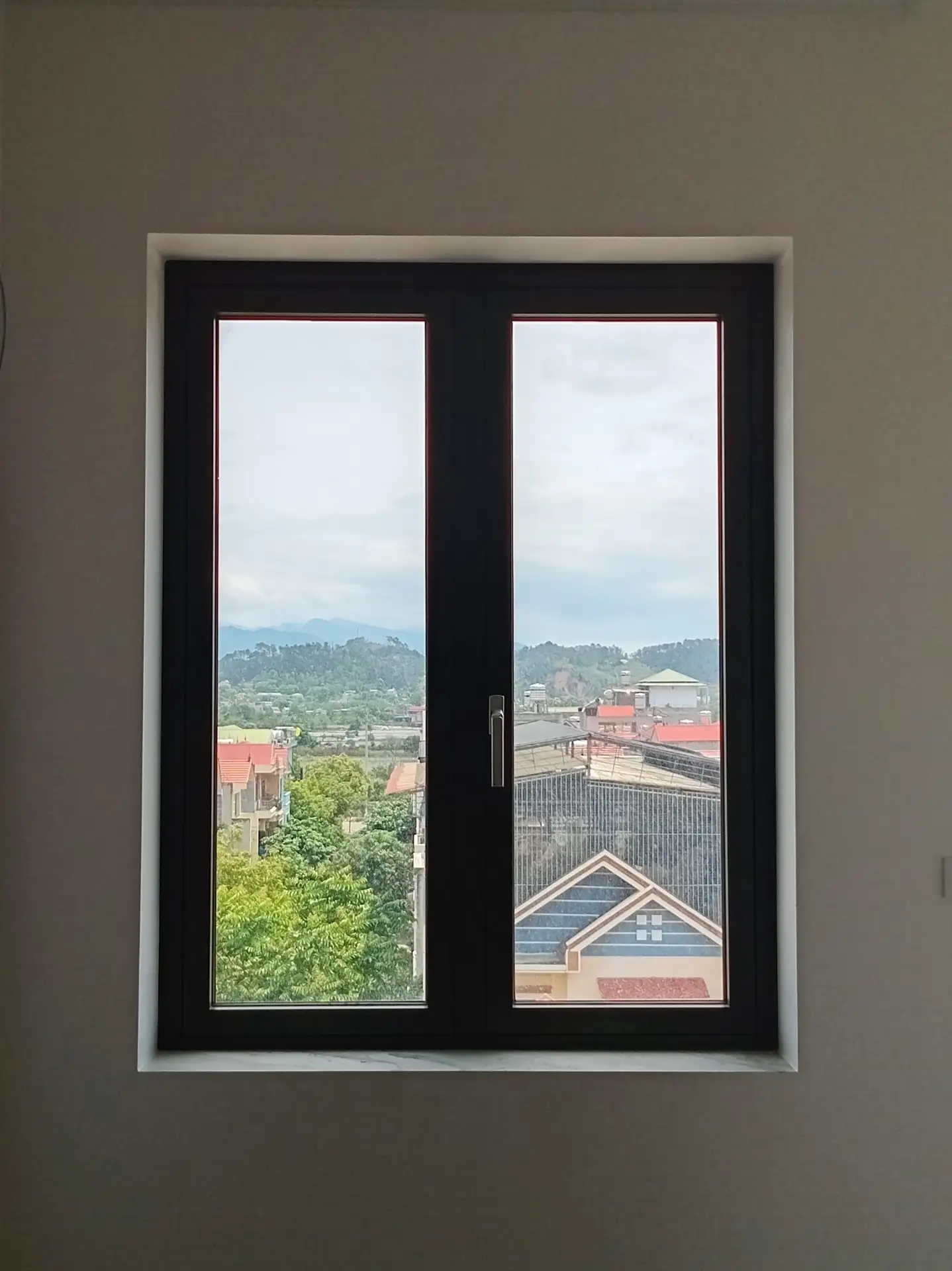 Cửa sổ mở quay nhôm Lumal (9)