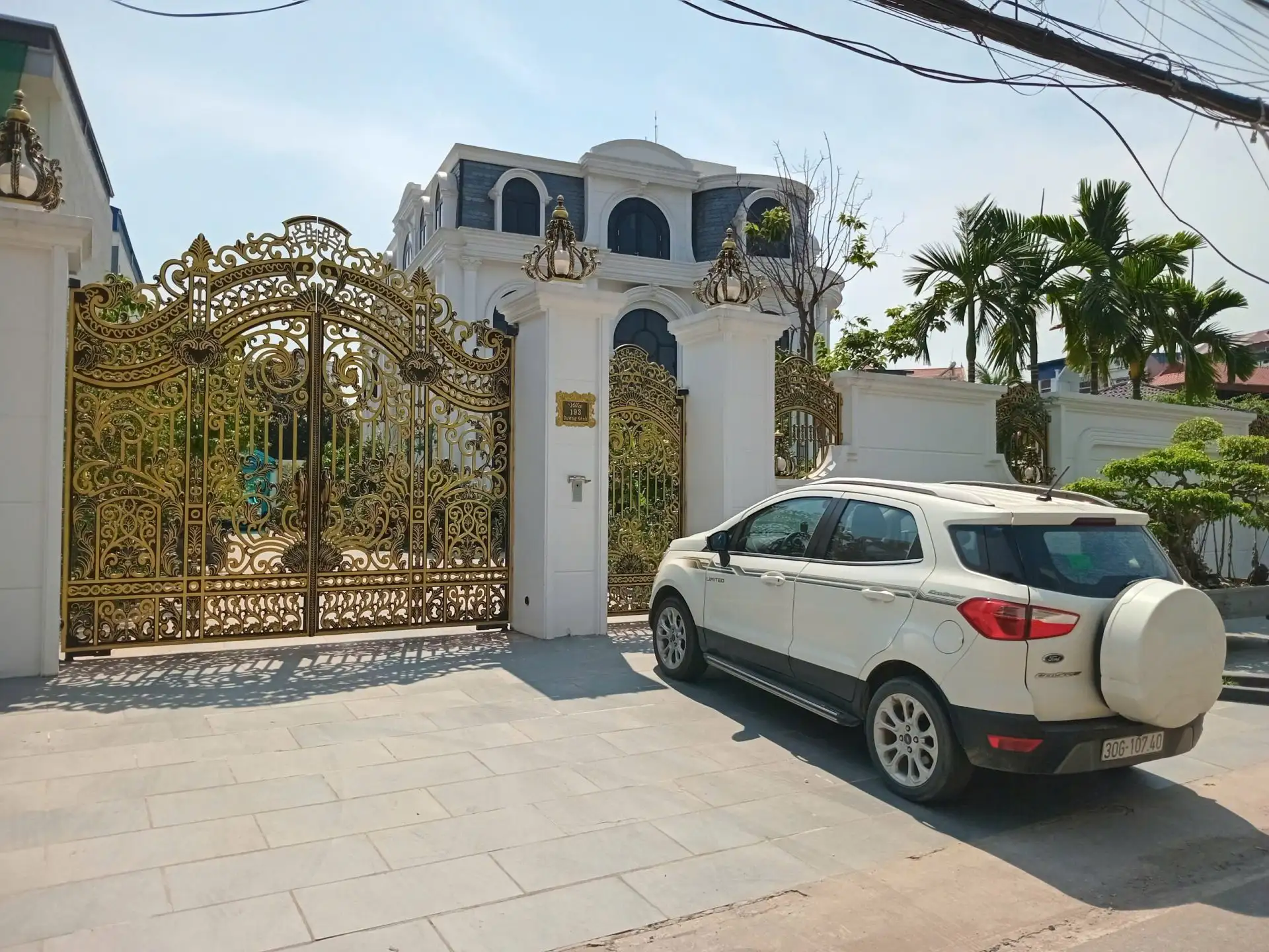 Lumal Aluminum chuyên về thiết kế, sản xuất và thi công các sản phẩm nhôm kính cao cấp