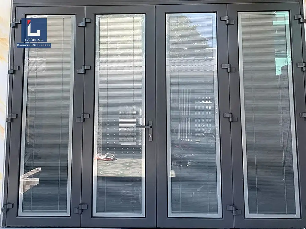 Cửa nhôm kính tích hợp rèm tiện nghi, tinh tế, hiện đại (2)