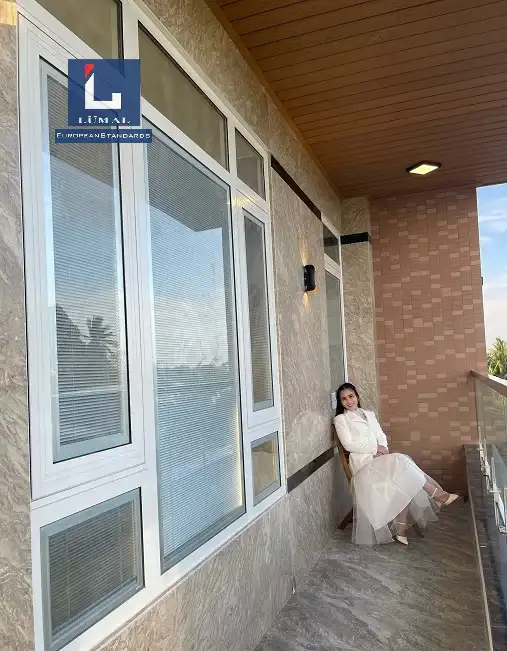 Cửa nhôm kính tích hợp rèm tiện nghi, tinh tế, hiện đại (4)