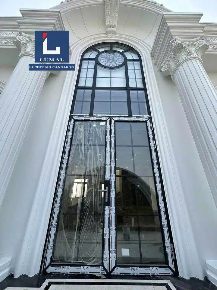 Cửa nhôm vòm thông tầng biểu tượng của kiến trúc Châu Âu (5)