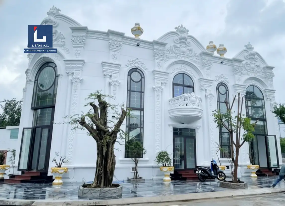 Cửa nhôm vòm thông tầng biểu tượng của kiến trúc Châu Âu.1