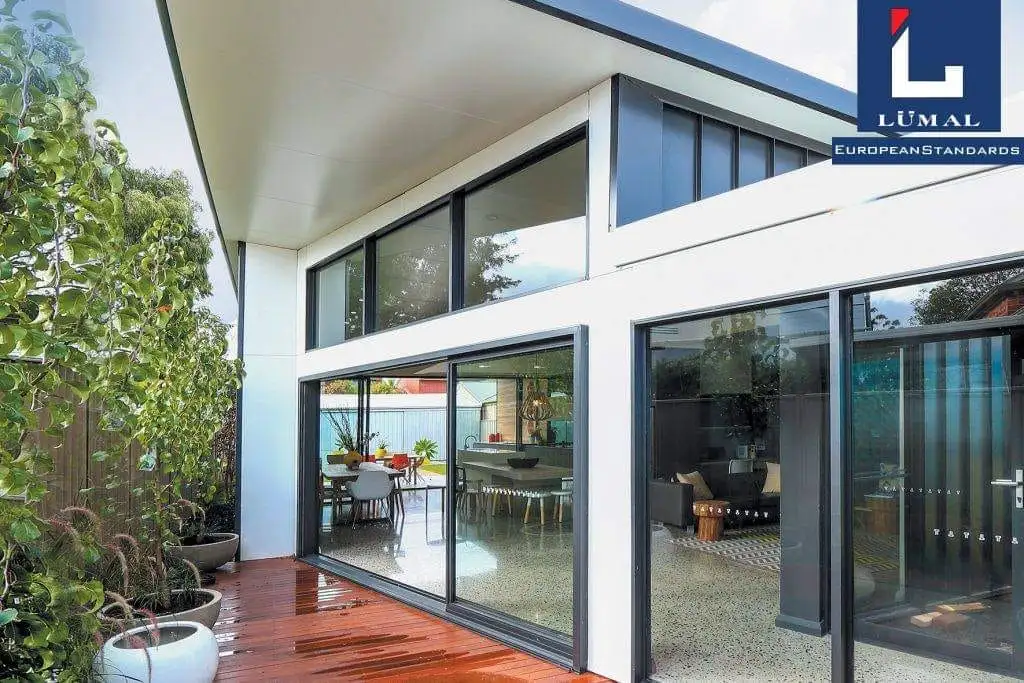 Cửa lùa bản lớn Lumal mở rộng tầm nhìn, đẳng cấp không gian
