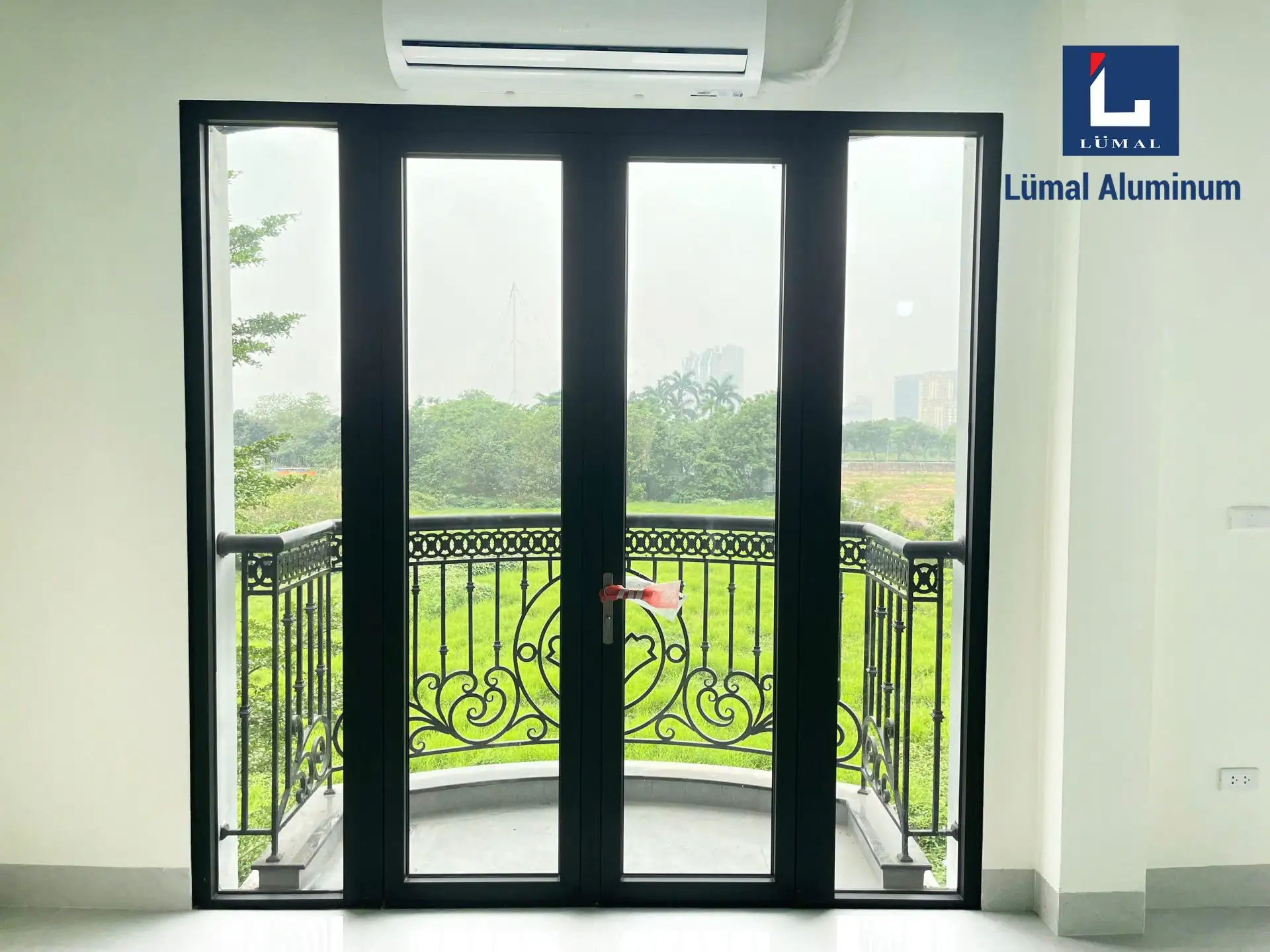 Công trình 2 mặt tiền sử dụng cửa nhôm Lumal tại Mễ Trì