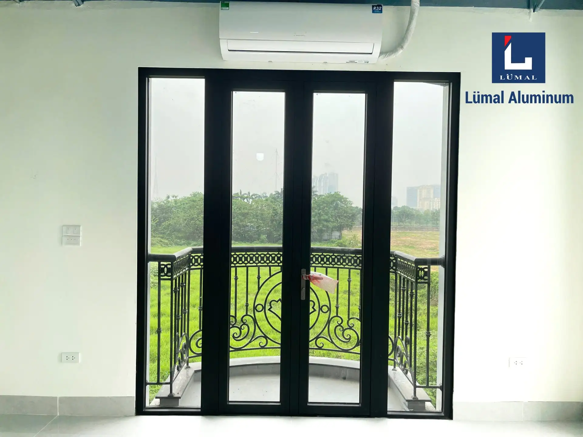 Công trình 2 mặt tiền sử dụng cửa nhôm Lumal tại Mễ Trì